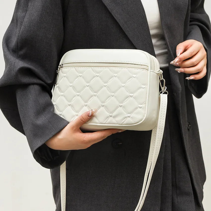 High-end and Exquisite Handbag - Palm and Thread