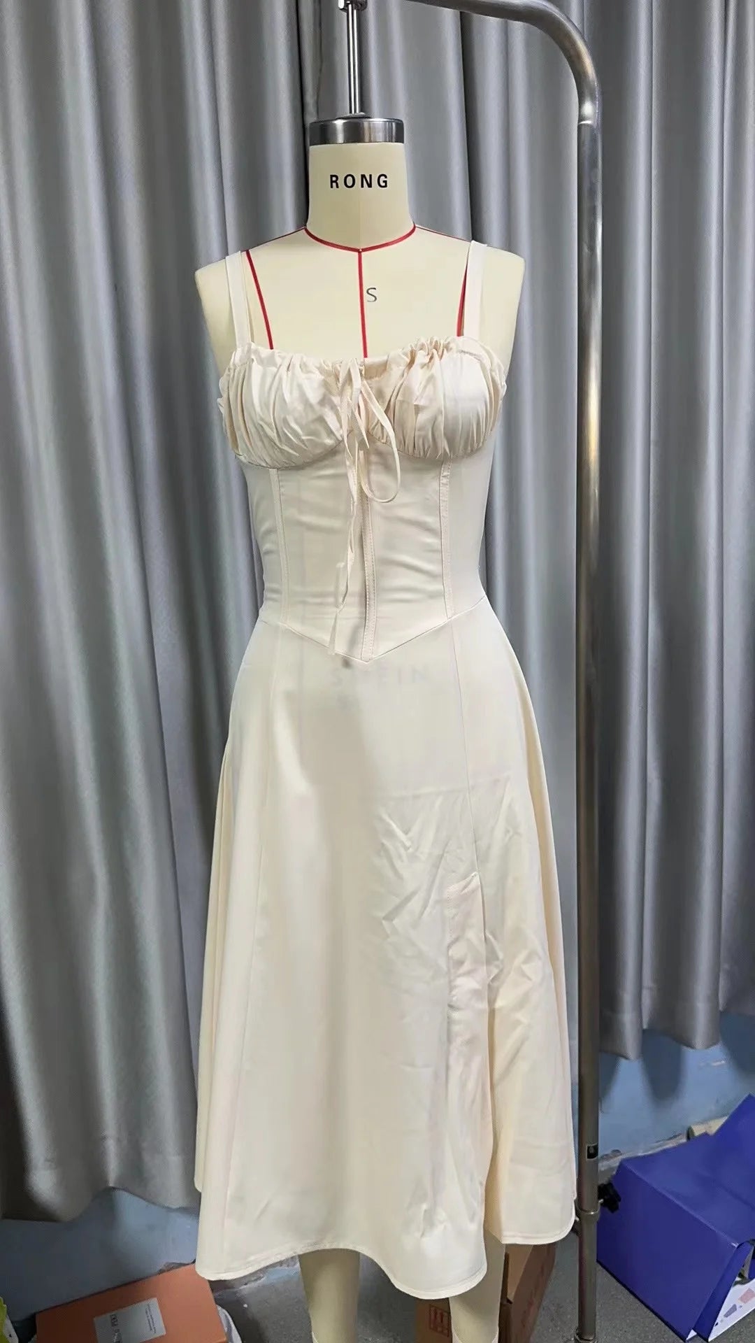 Elegant Waist-Tied Slimming Dress