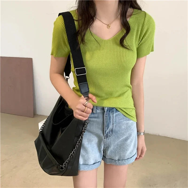 Basic V-neck Solid Thin pullover - Palm and Thread