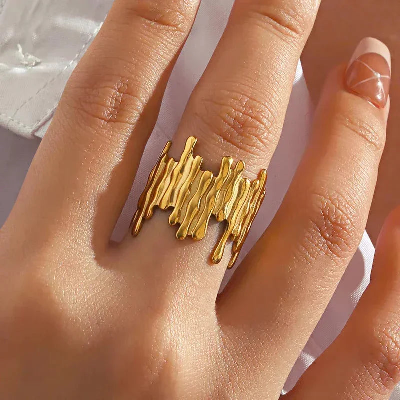 Irregular Unique Heart Metal Texture Finger Ring - Palm and Thread