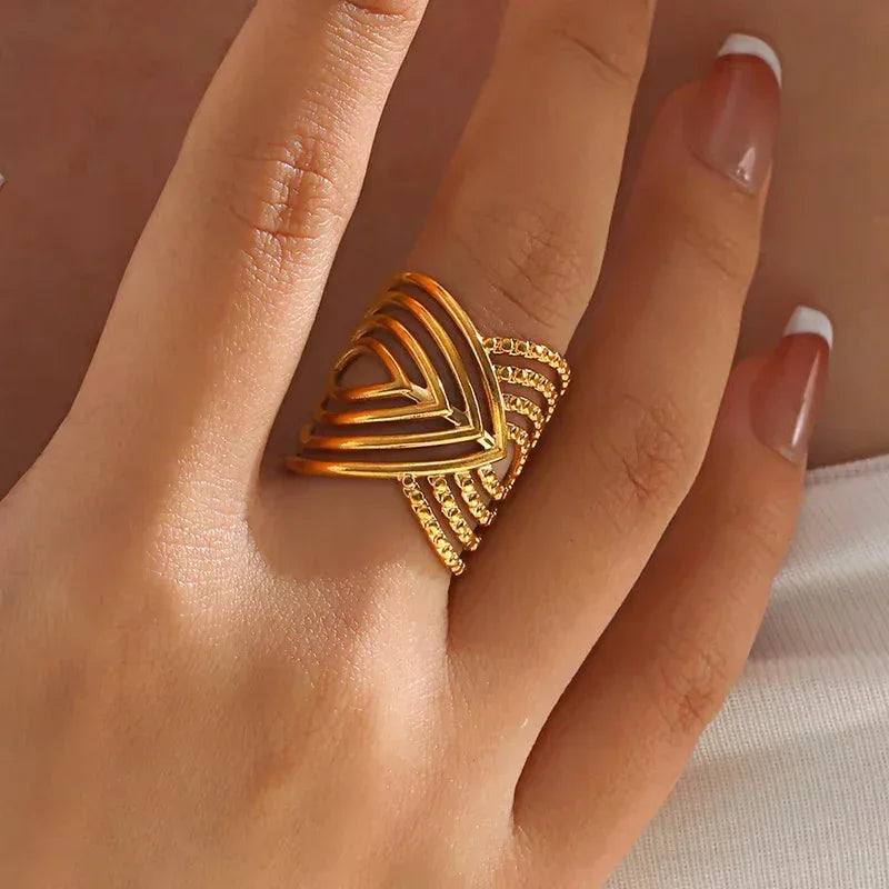 Irregular Unique Heart Metal Texture Finger Ring - Palm and Thread