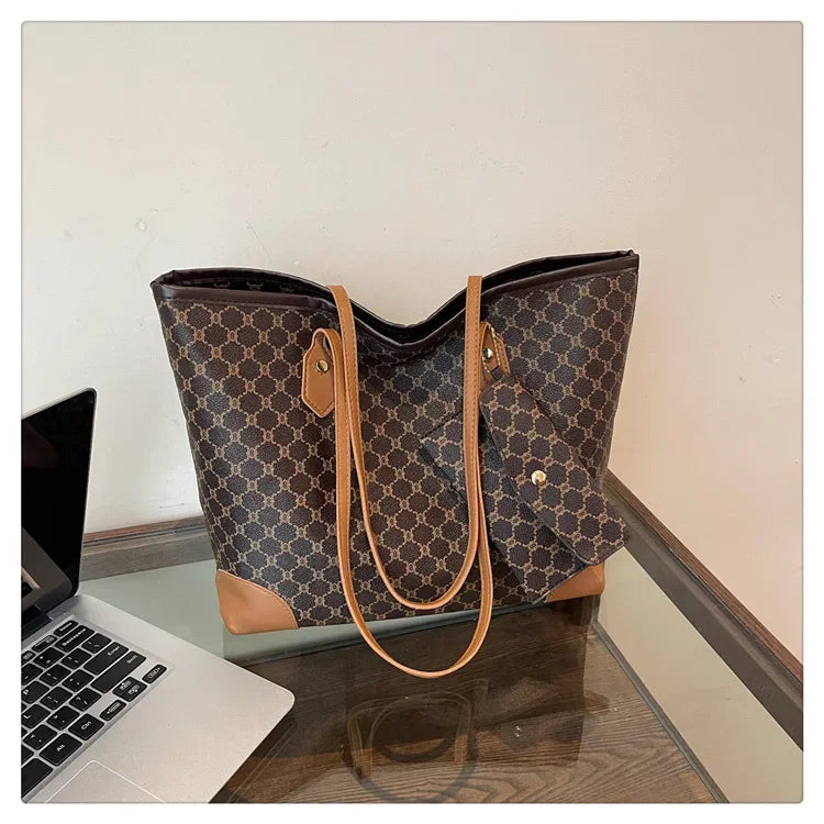 Large-capacity retro shoulder bag - Palm and Thread
