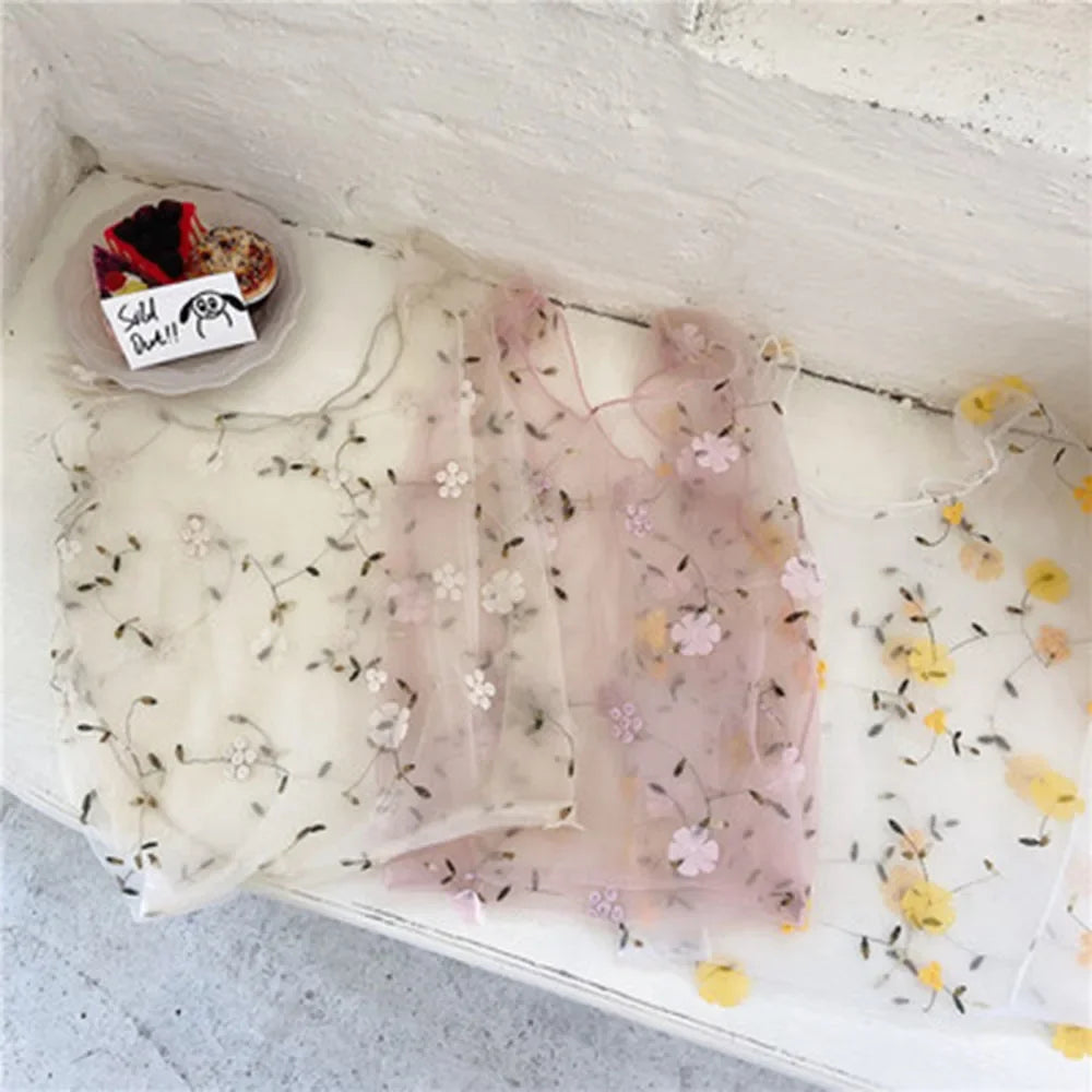Flower Embroidery Hand Bag - Palm and Thread