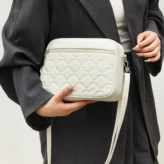 High-end and Exquisite Handbag - Palm and Thread