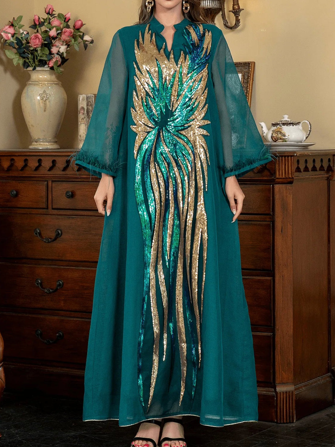 Robe V-neck Long-sleeved Dark Green Abaya - Palm and Thread