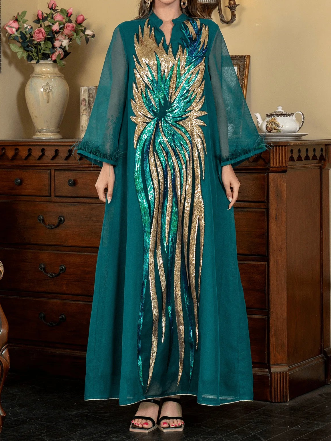 Robe V-neck Long-sleeved Dark Green Abaya - Palm and Thread