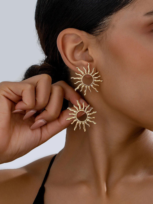 Elegant Sun Flower Stud Earrings 1 Pair - Palm and Thread