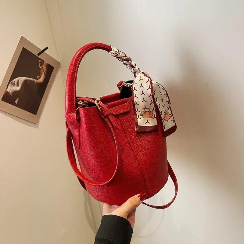 New High Quality Design Handbag PU Commuter Luxury - Palm and Thread