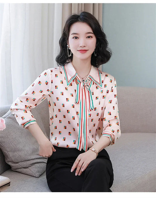 Fashion V-neck Print Shirt - Palm and Thread